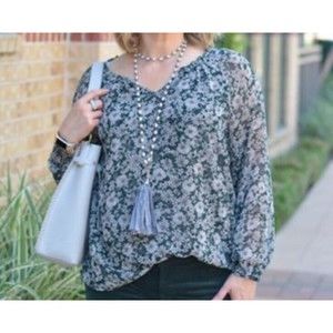 Cabi Floral Ruffle Sleeve Cuff Dark Green Peasant Oversized Blouse Size Medium